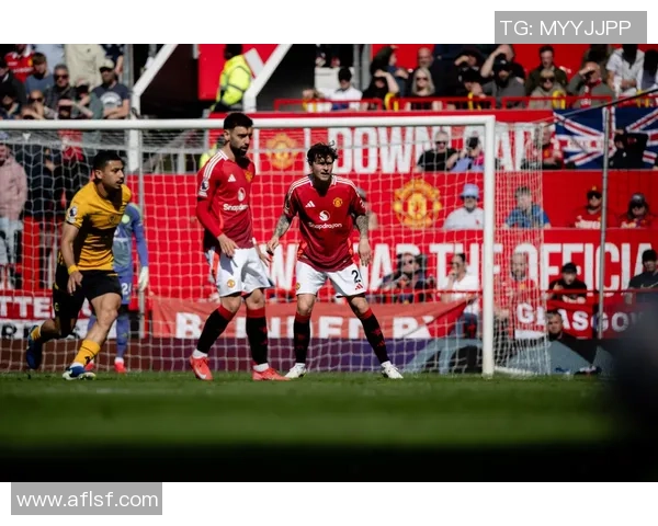 德甲赛场惊现冷门热刺小胜曼联引发争议判罚引全场沸腾