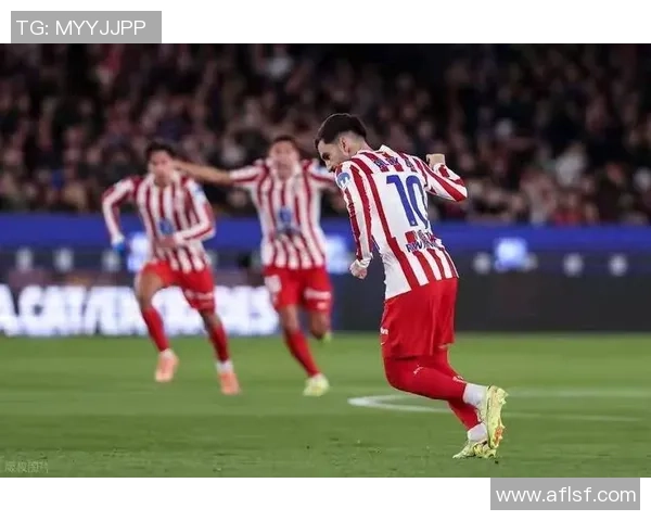 世界杯精彩对决巴萨与马竞激战成平局逆转瞬间引发全场热潮 世界杯精彩对决巴萨与马竞激战成平局逆转瞬间引发全场热潮