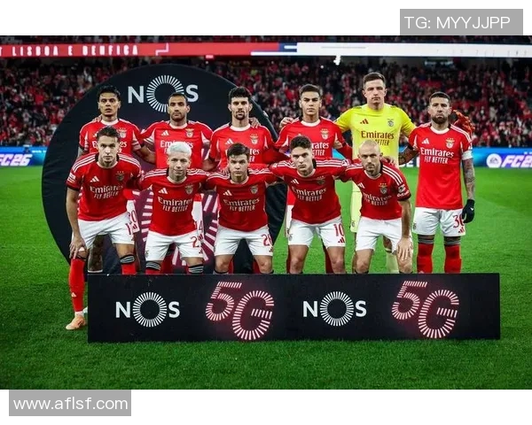 德甲焦点战：那不勒斯逆转AC米兰红牌事件引发全场热议