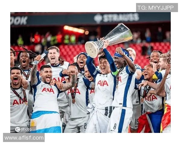 热刺友谊赛大胜曼联四球狂潮帽子戏法点燃全场激情 热刺友谊赛大胜曼联四球狂潮帽子戏法点燃全场激情