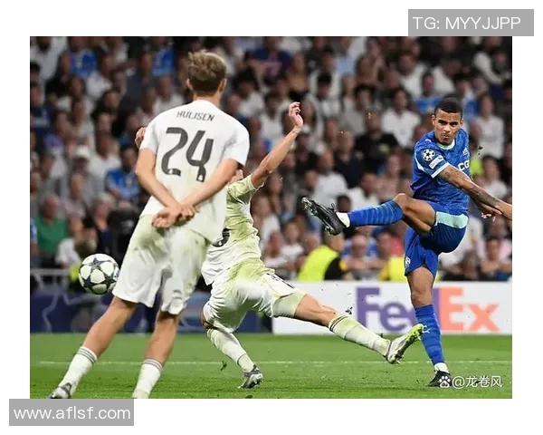 欧冠赛场惊现冷门里昂3-0莱比锡引发争议判罚全场沸腾