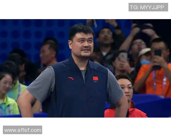 姚明出席重要会议现场引发热议展现体育精神与社会责任感