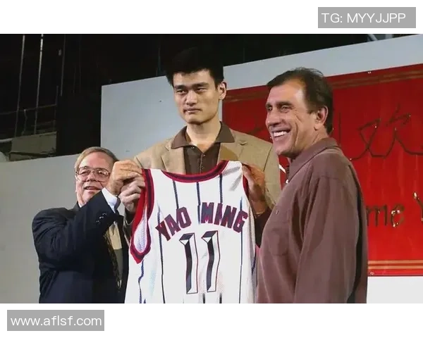 姚明复古卡的魅力与收藏价值探秘，篮球传奇的珍贵纪念品之旅