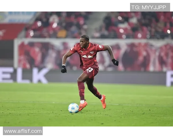 莱比锡大胜曼联神扑成焦点赛后点评引发热议