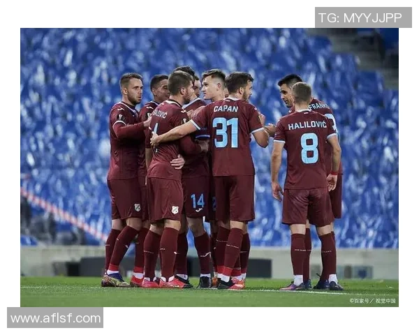 那不勒斯4-0大胜AC米兰创造历史冷门引发全场狂欢