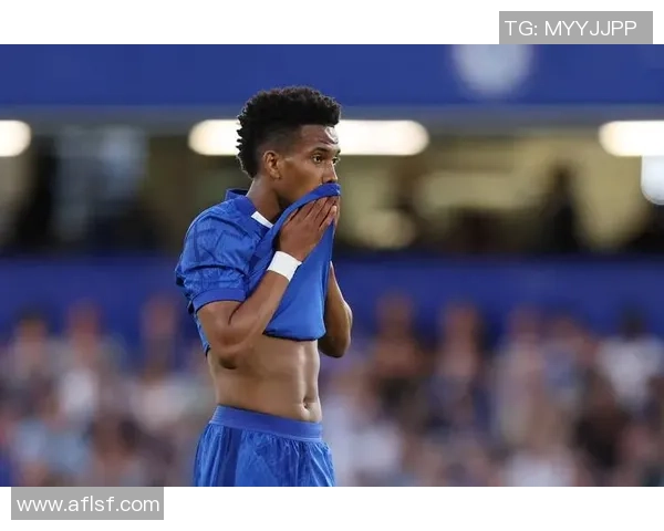 切尔西在欧冠中以3-0战胜曼城乌龙球瞬间点燃全场气氛与转会传闻