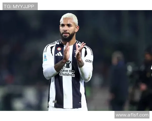 尤文图斯大胜曼联六比二友谊赛精彩瞬间引发转会热议