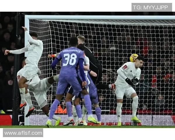 西甲大战切尔西大胜利物浦乌龙球成比赛转折点引发全场欢呼 西甲大战切尔西大胜利物浦乌龙球成比赛转折点引发全场欢呼