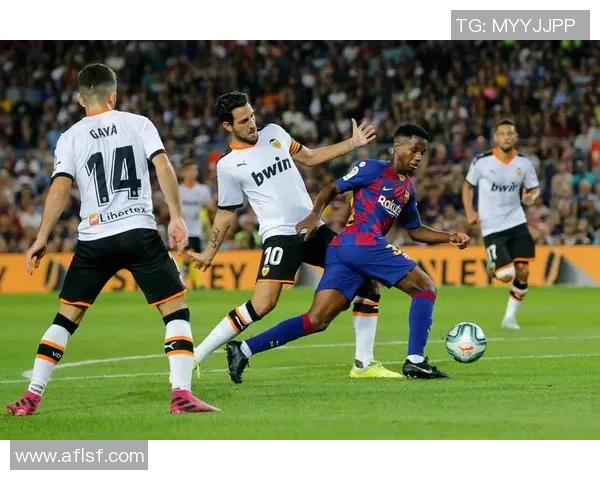 西甲激战：多特蒙德险胜阿森纳红牌事件引发全场热议