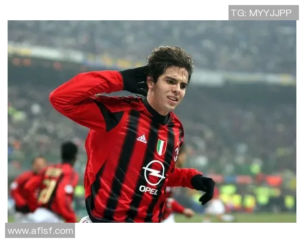 友谊赛AC米兰大胜曼联乌龙球引发转会传闻热潮