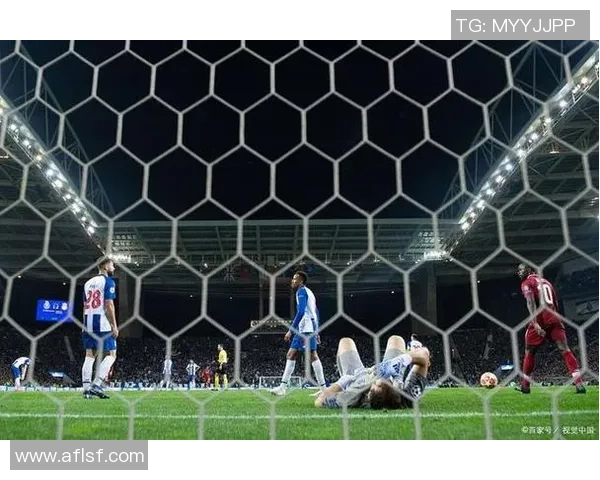 欧联杯曼联与波尔图战平乌龙球瞬间引发全场热议与数据分析