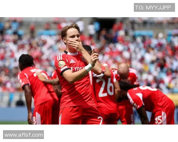 欧冠大战：拜仁狂胜切尔西四球神奇扑救点燃全场激情