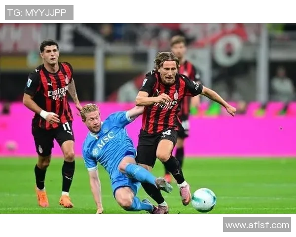 世界杯焦点战AC米兰小胜本菲卡争议判罚引发全场热议